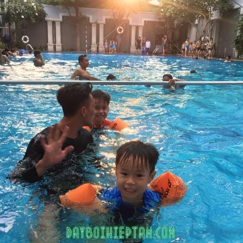 Trung Tâm Dạy Bơi Hiệp Tâm 70 ho boi phu lam 2