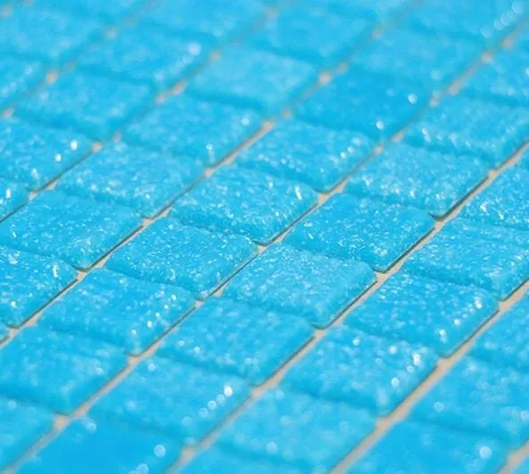 Gạch hồ bơi mosaic ceramic bền bỉ, dễ dàng vệ sinh và chống bám tảo