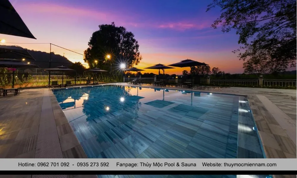 Toàn cảnh hồ bơi núi sam tại Resort Merperle Núi Sam, nơi nghỉ dưỡng lý tưởng ở Châu Đốc, An Giang