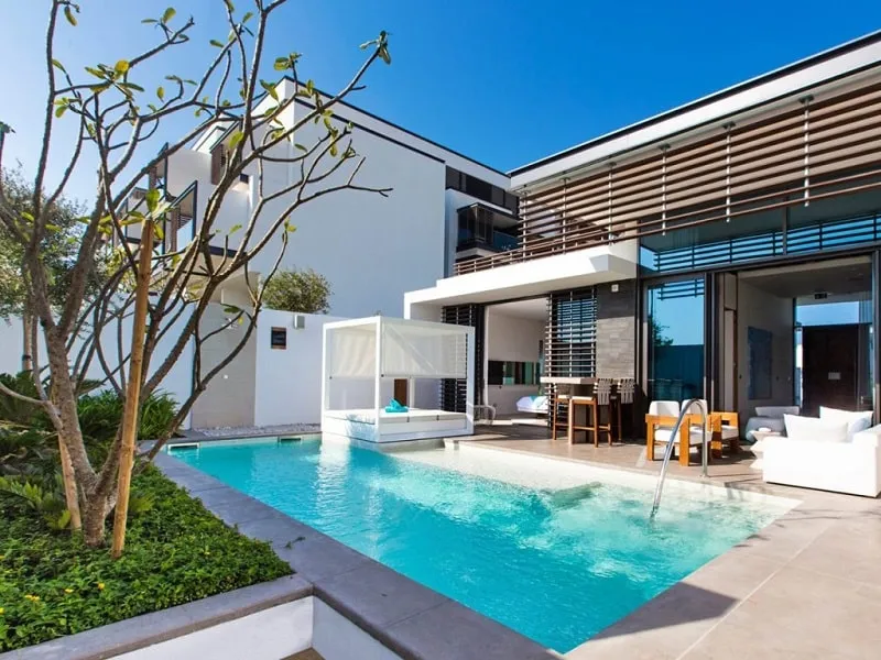 Mẫu biệt thự nhà vườn có hồ bơi được bao quanh bởi cây xanh, tối ưu hóa thiết kế cảnh quan nghỉ dưỡng