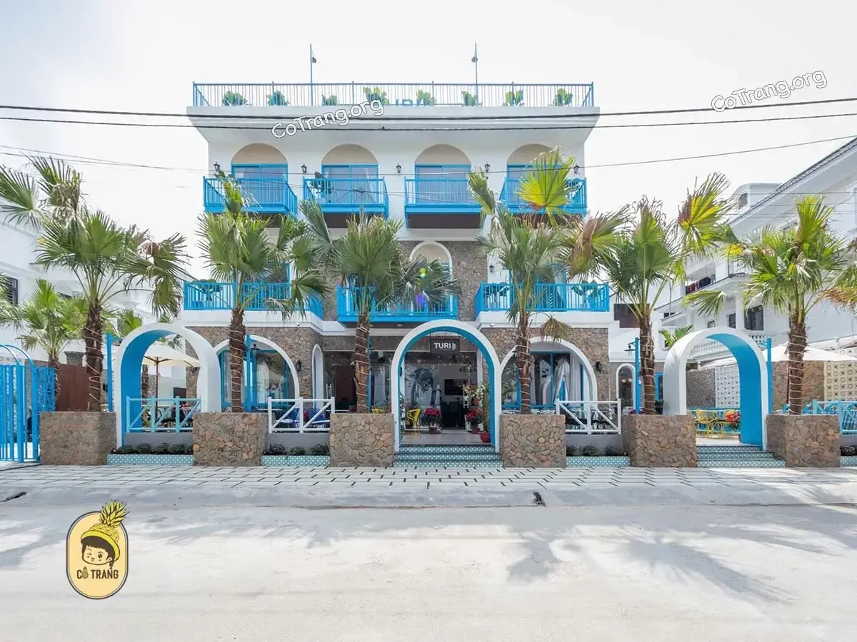 Phòng nghỉ Turi Staypoint được tái sử dụng để mô tả Phòng thay đồ tiêu chuẩn tại Hồ bơi Hải quân