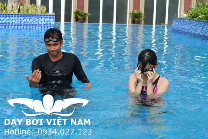 Hồ bơi Etown Tân Bình với không gian xanh mát và hiện đại