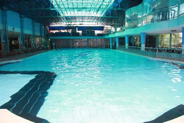 Giá vé hồ bơi Dìn Ký là 30.000 vnđ /1 người /1 suất