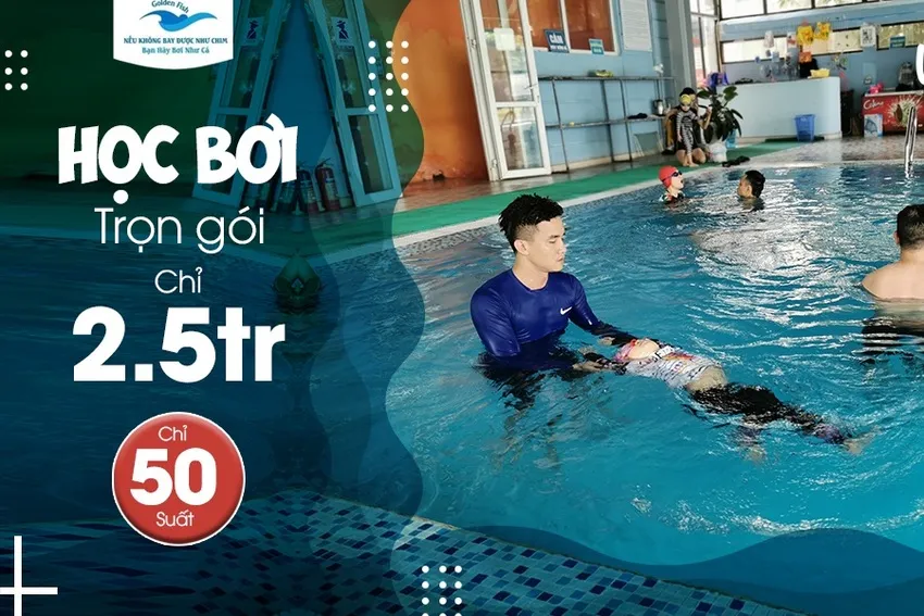 Học viên nhí đang học bơi sải tại Trung tâm Golden Fish Hà Nội