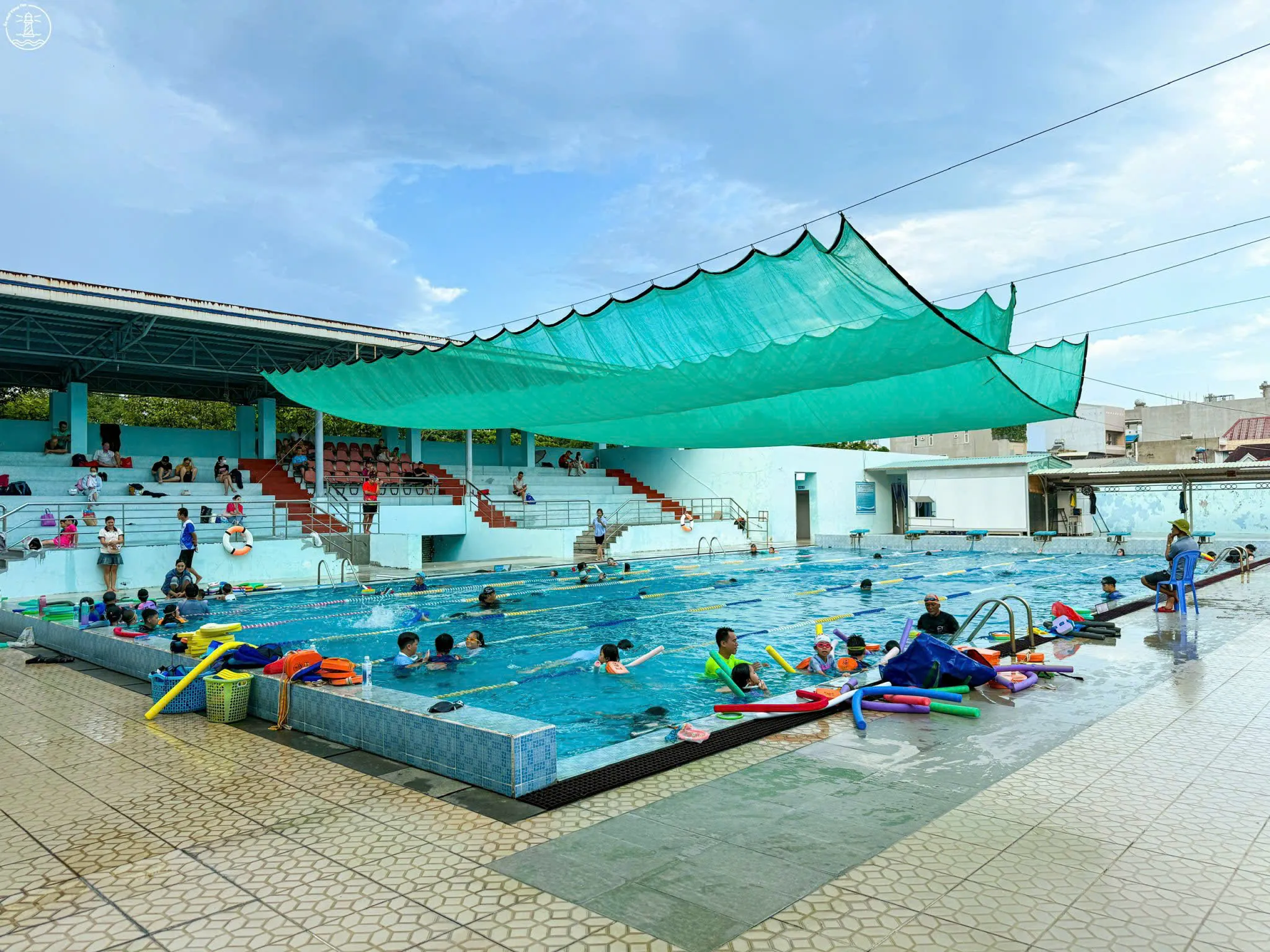 Bảng giá vé tại hồ bơi Vietsovpetro phù hợp với túi tiền của mọi gia đình