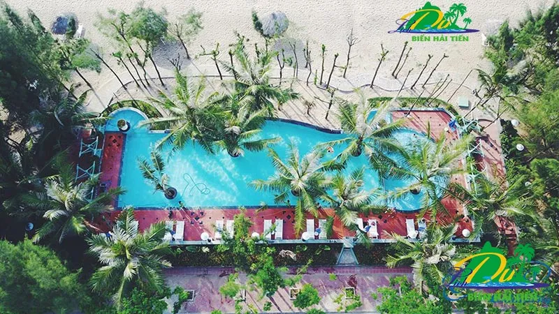 Bể bơi ở biển Hải Tiến resort sang trọng, tự nhiên