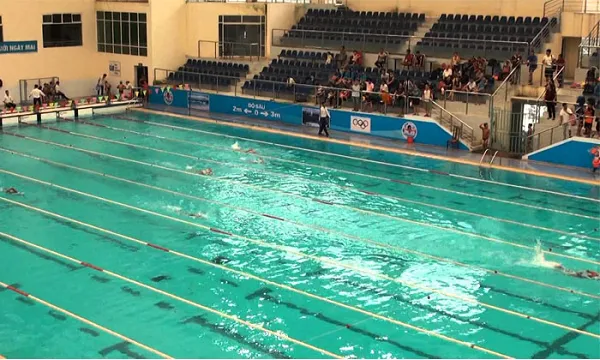 Bể bơi khu vực cầu giấy có không gian rộng rãi