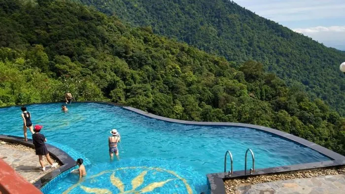 Mẫu thiết kế hồ bơi kinh doanh vô cực hiện đại sang trọng