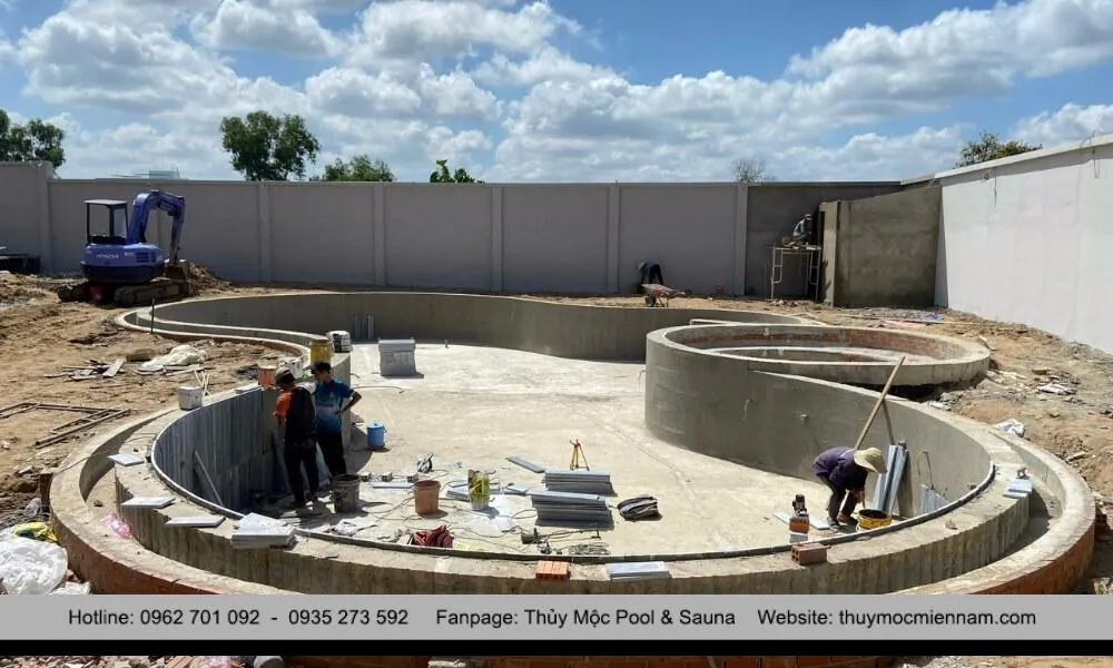 Bước hoàn thiện ốp lát đá sọc dưa hồ bơi