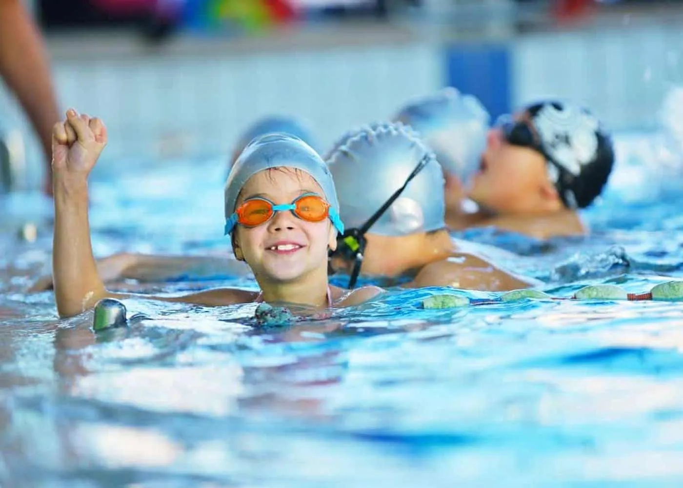 An toàn là yếu tố quan trọng hàng đầu khi cho trẻ tham gia bơi lội