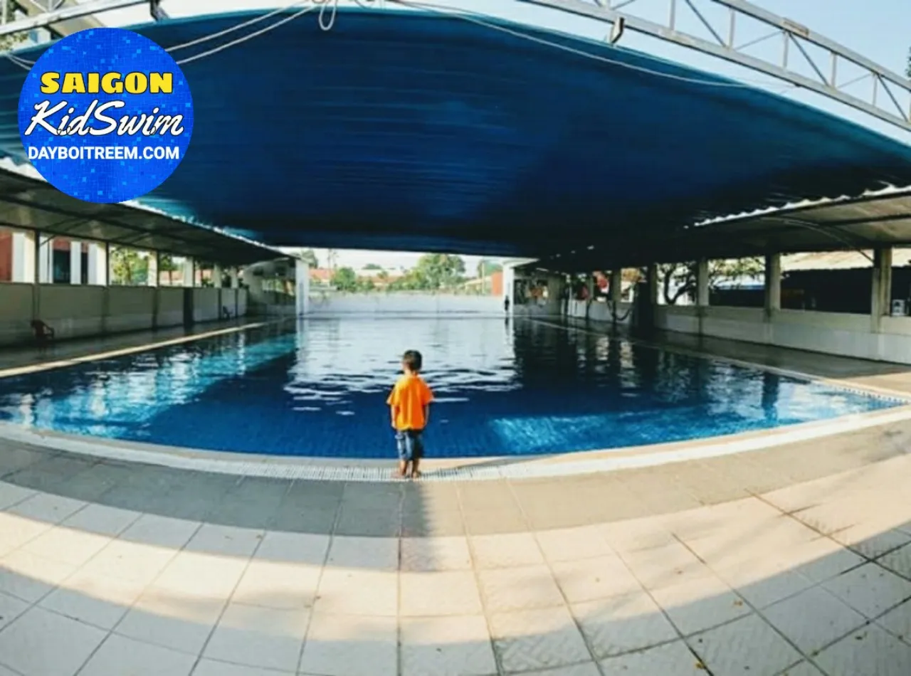 Hồ bơi có mái che Cộng Hòa Garden là không gian giải trí tuyệt vời