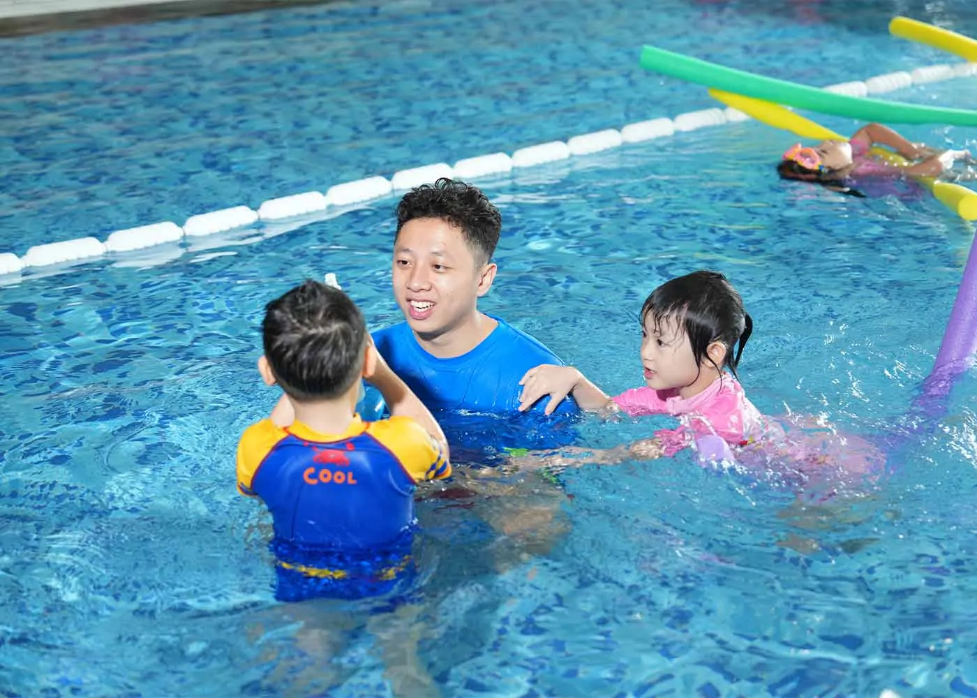 Độ tuổi vàng dạy bơi trẻ em