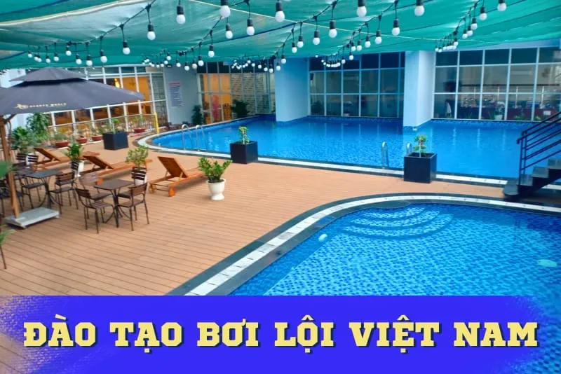 Hồ bơi Lê Thành Mã Lò với thiết kế hiện đại và mái che mát mẻ tại Bình Tân