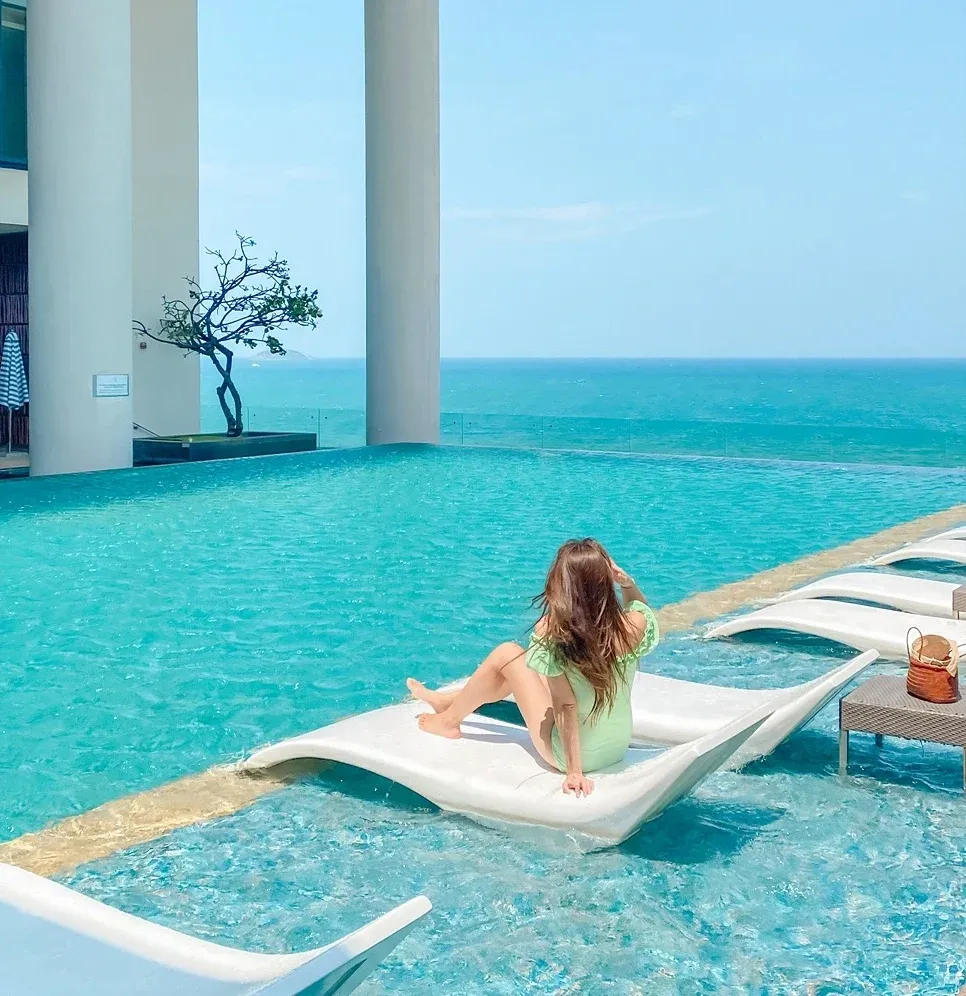 khách sạn có hồ bơi vô cực ở nha trang tại Sheraton Nha Trang