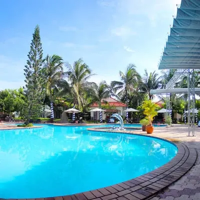 Sunland Hotel là một khách sạn có hồ bơi ở tphcm phù hợp cho trẻ em