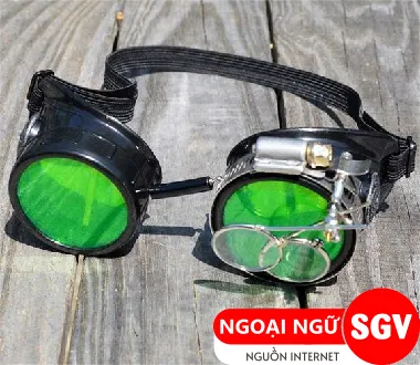 Tìm hiểu kính bơi tiếng Anh là gì để lựa chọn sản phẩm phù hợp nhất cho việc luyện tập