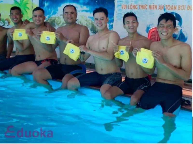 Lợi ích và tại Hồ bơi Bình Lợi Trung