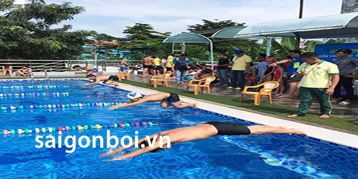 Khóa dạy học bơi cho người lớn uy tín tại Sài Gòn Bơi
