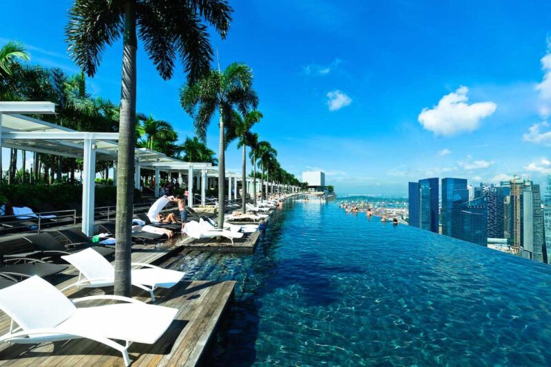 Hồ Bơi Lớn Nhất Thế Giới Tại Marina Bay Sands Singapore