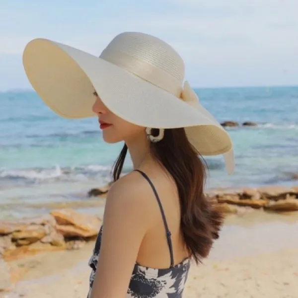 Phụ kiện nón cói thời trang đi kèm với các bộ đồ bơi cao cấp