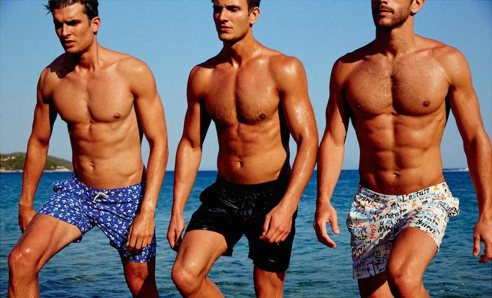 Quần bơi nam dáng lửng là giải pháp phù hợp cho mọi vóc dáng người mặc