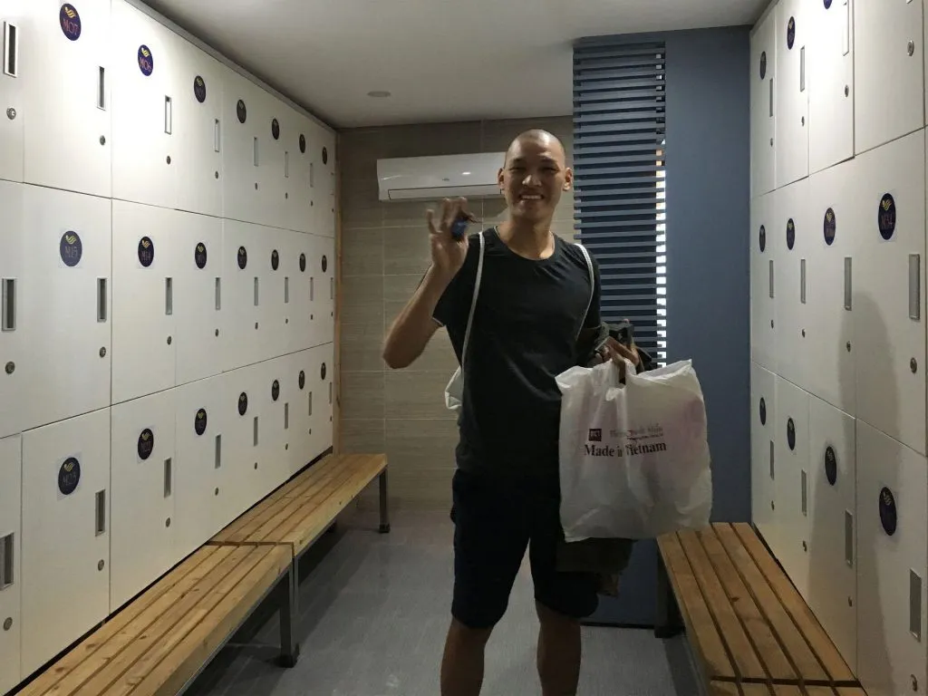 Hệ thống tủ đồ gửi đồ cá nhân hiện đại và an toàn tại bể bơi bốn mùa Sunrise Club