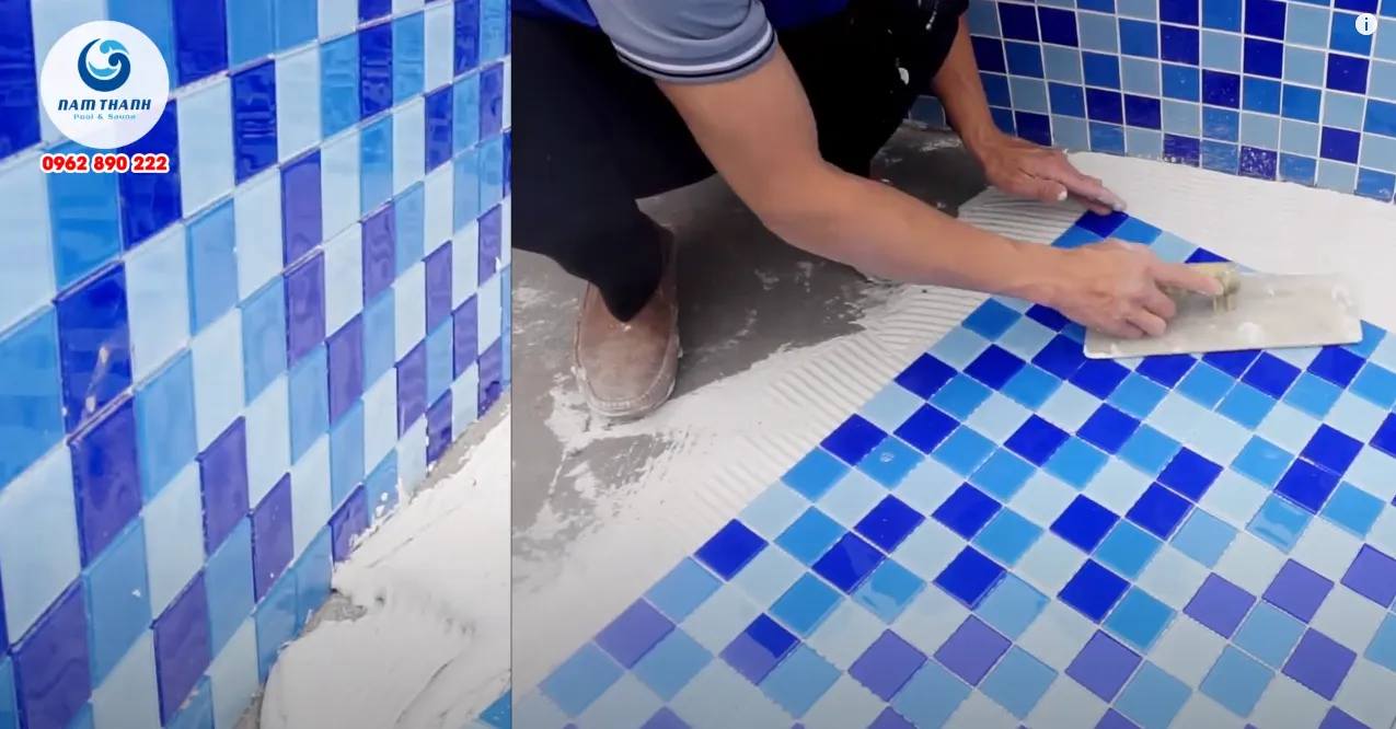 Quy trình ốp gạch mosaic hoàn thiện bể bơi