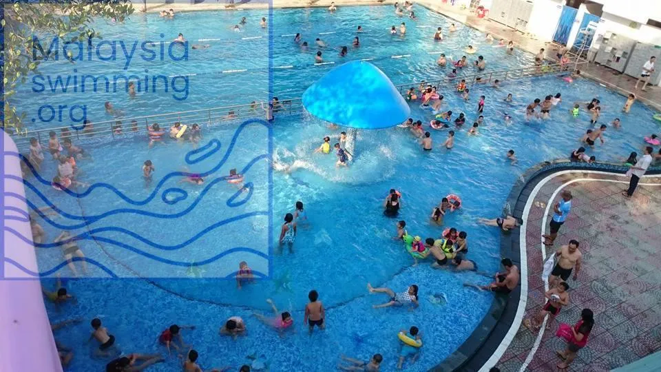 Khuôn viên rộng rãi và thoáng đãng của hồ bơi sư đoàn 317 tại khu vực Hóc Môn