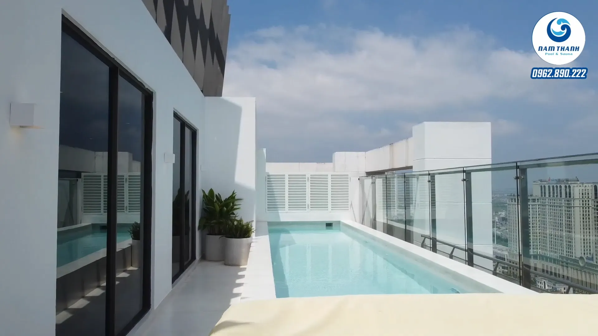 Mẫu bể bơi nhỏ vừa đủ để gia đình vui chơi, thư giãn vào cuối tuần