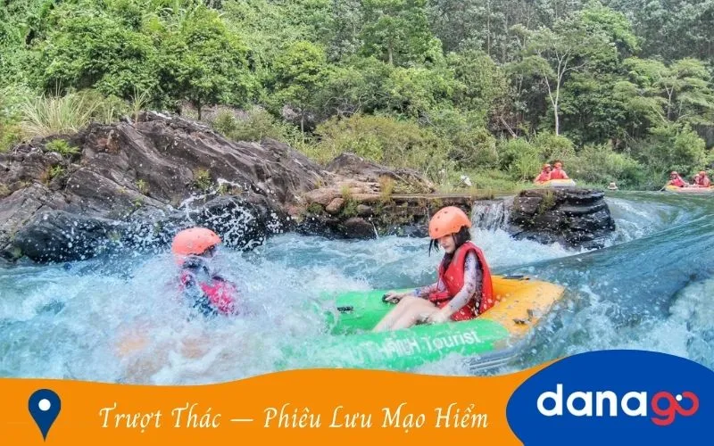 Trượt thác tự nhiên bằng xuồng cao su tại Hòa Phú Thành