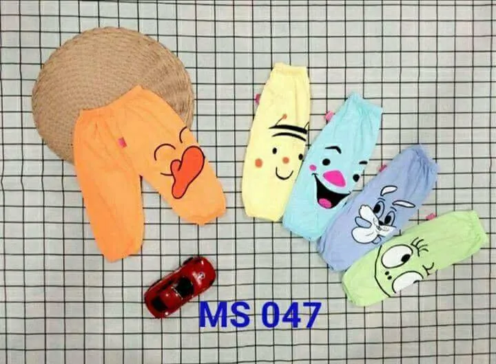 Áo dài cách tân cho bé gái