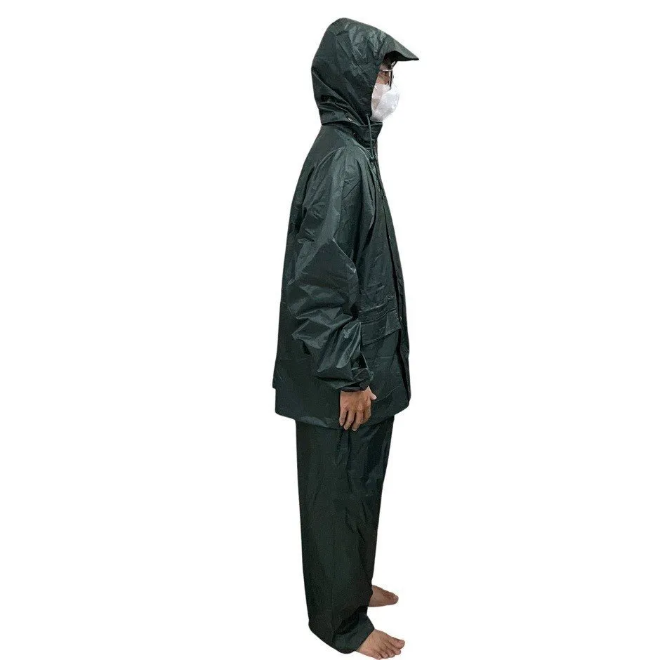 Bộ áo mưa quân nhu gồm áo, quần, mũ và túi đựng