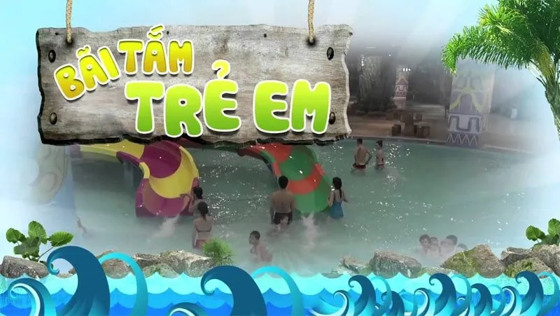 Khu vực bể bơi trẻ em tại Royal City với đồ chơi phun nước