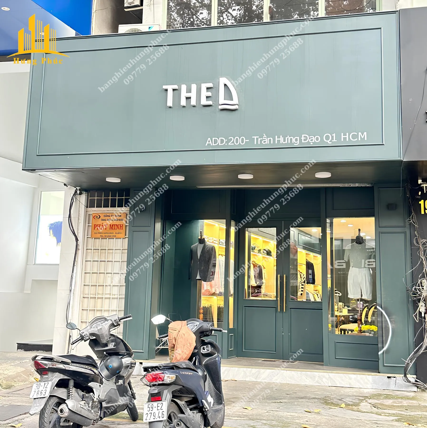 Bảng hiệu shop quần áo nam thiết kế tối giản