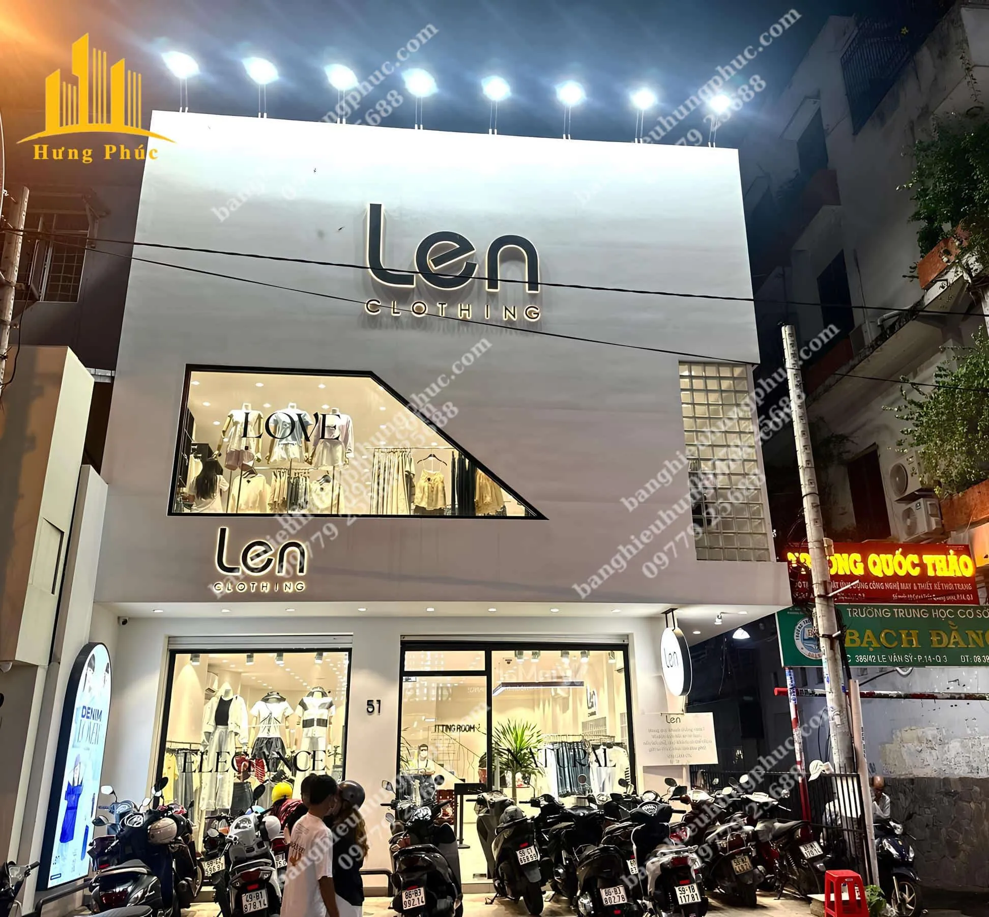 Bảng hiệu shop quần áo nữ thiết kế độc đáo