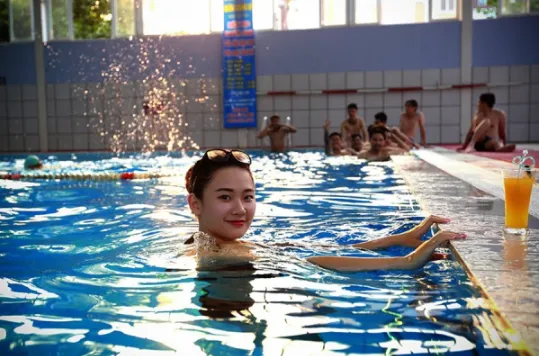 Bể bơi Đền Lừ - Hoàng Văn Thụ, quận Hoàng Mai