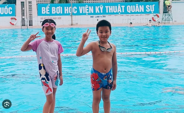Bể bơi Học Viện Kỹ Thuật Quân Sự