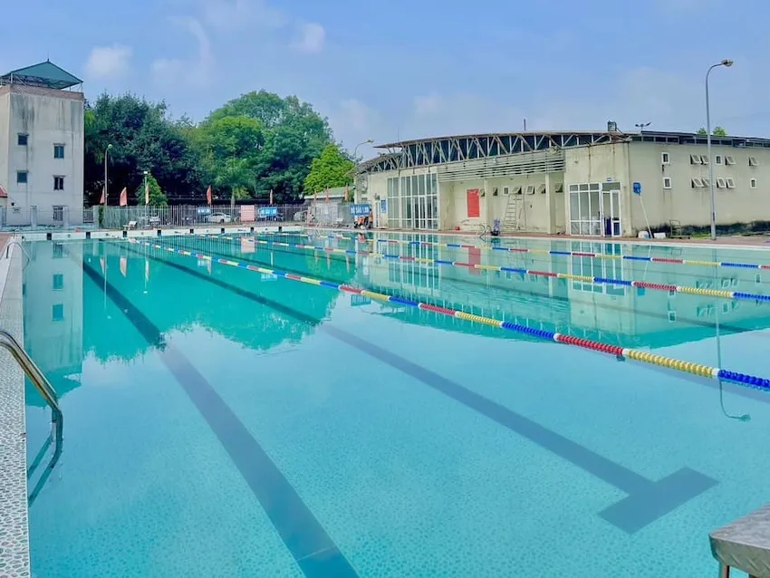 Bể bơi Kiến Hưng tọa lạc tại quận Hà Đông, thành phố Hà Nội