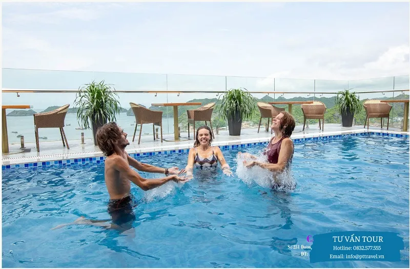 Catba Paradise Hotel với bể bơi và vị trí gần bãi tắm