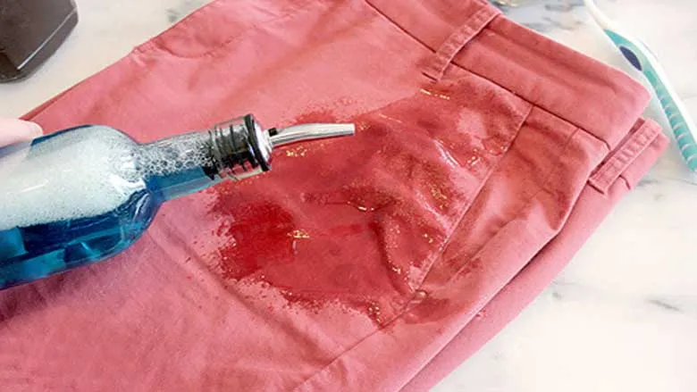 Nước tẩy chuyên dụng cho vải màu không làm phai sắc độ