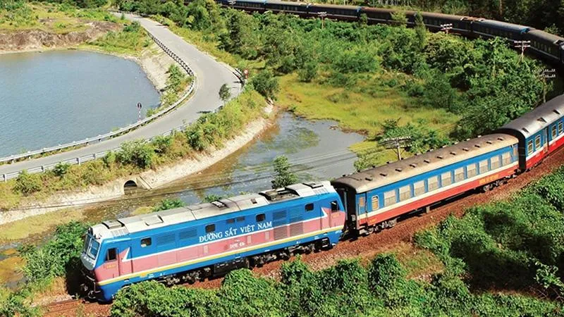 Tuyến đường sắt Vinh Sài Gòn với hành trình dài 1.407km