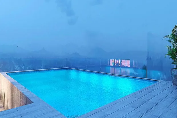 Hồ bơi Grand Cititel với không gian bar