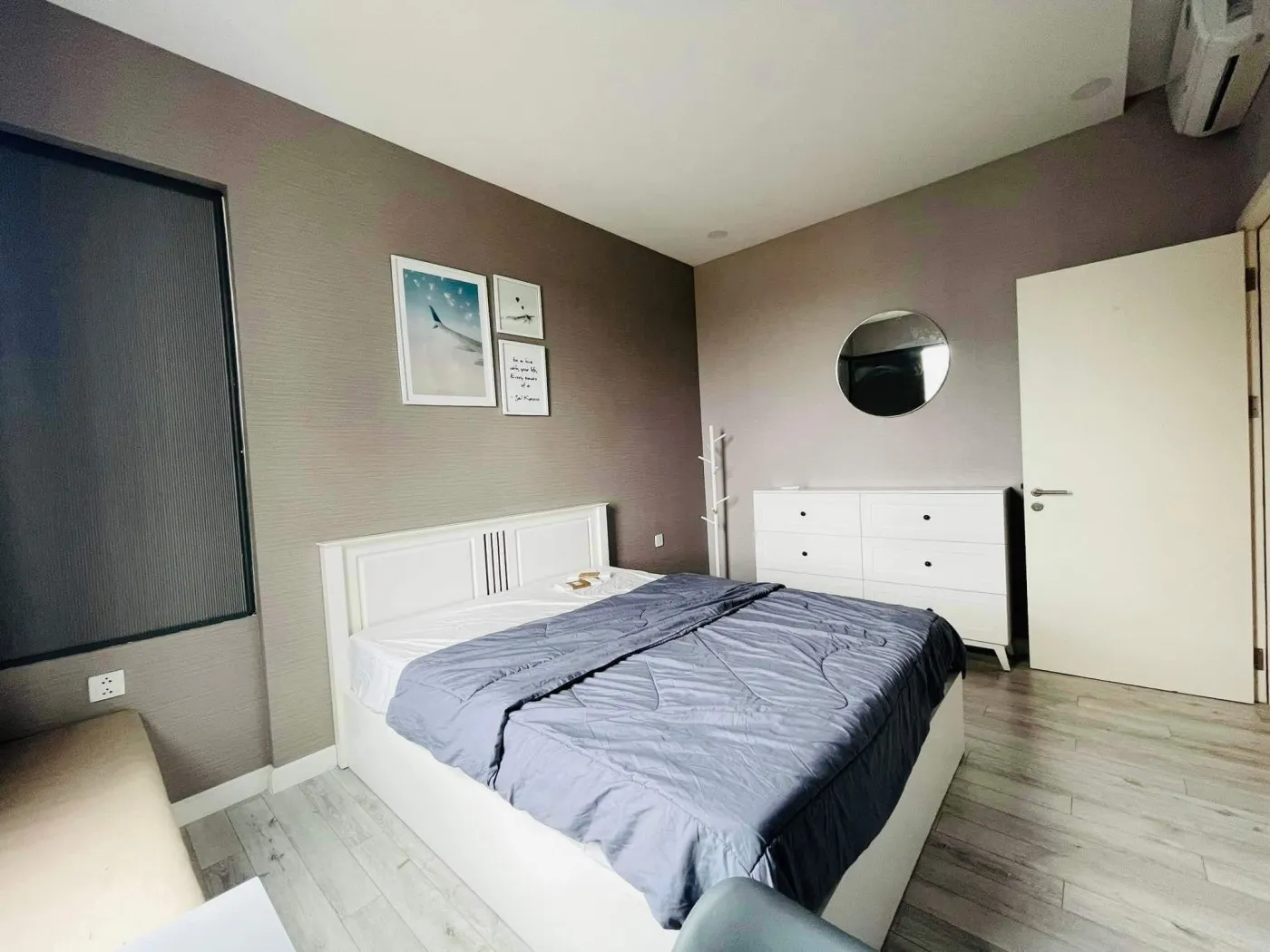 Khu vực tiện ích gần hồ bơi