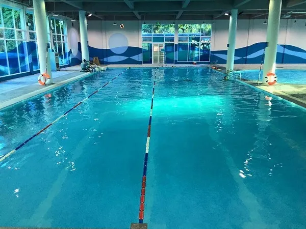 Bể bơi Vạn Bảo