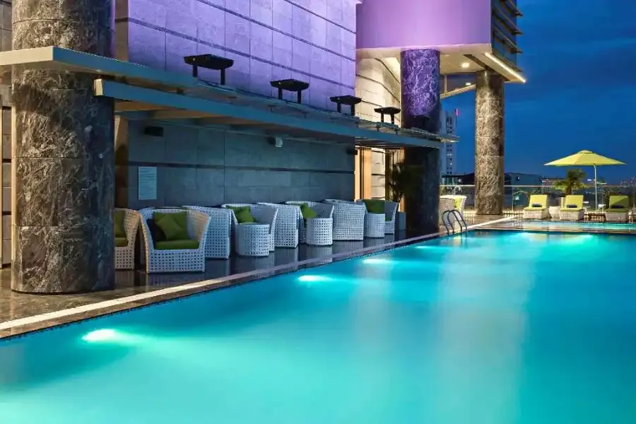 Hồ bơi Pullman Saigon