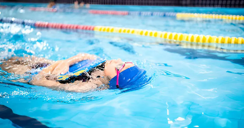 Bể bơi 33C Phạm Ngũ Lão - Khu vực an toàn