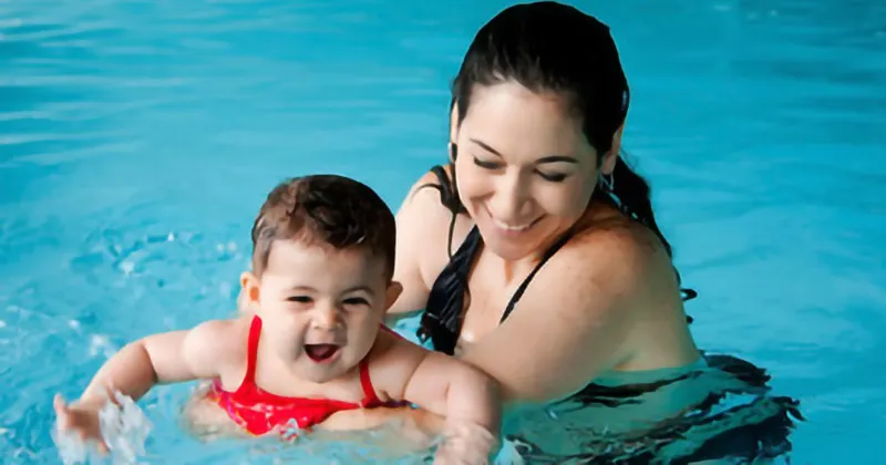 Bể bơi Hồ Gươm Plaza với hai khu vực riêng biệt