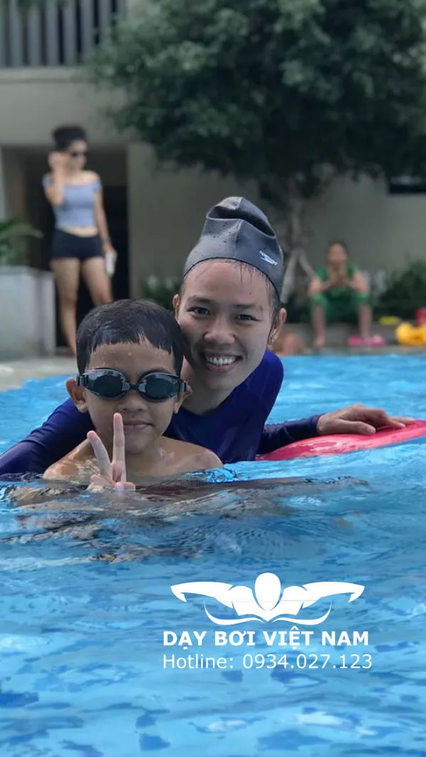 Học bơi Quận 12