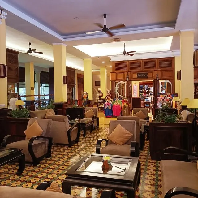 Không gian phòng nghỉ cổ điển tại Victoria Cần Thơ