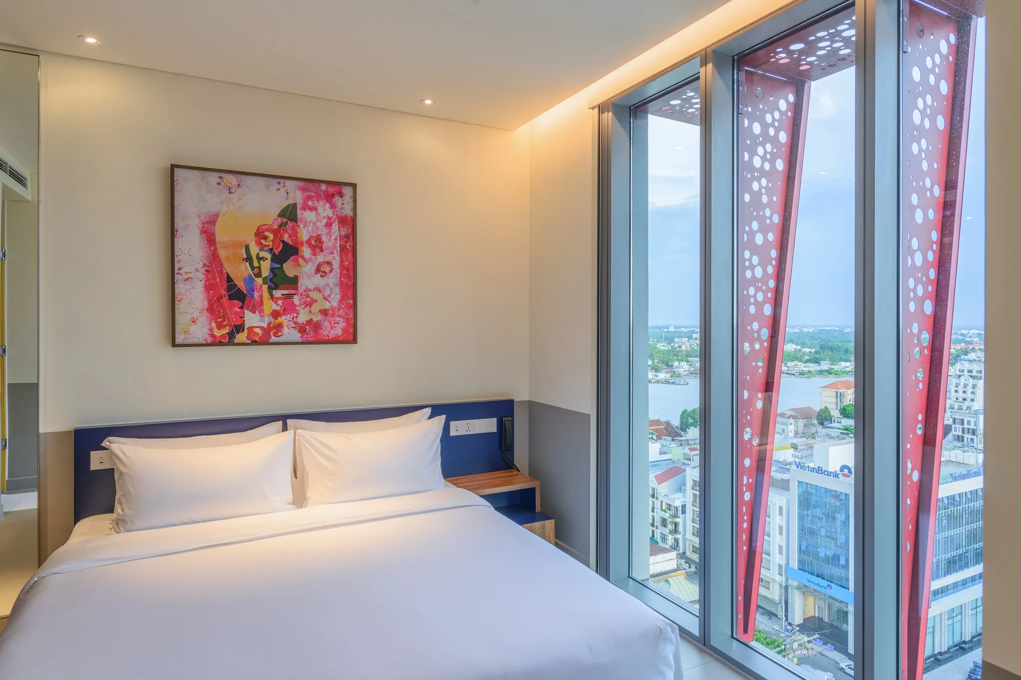 Phòng nghỉ ấn tượng với gam màu tươi sáng tại Wink Cần Thơ